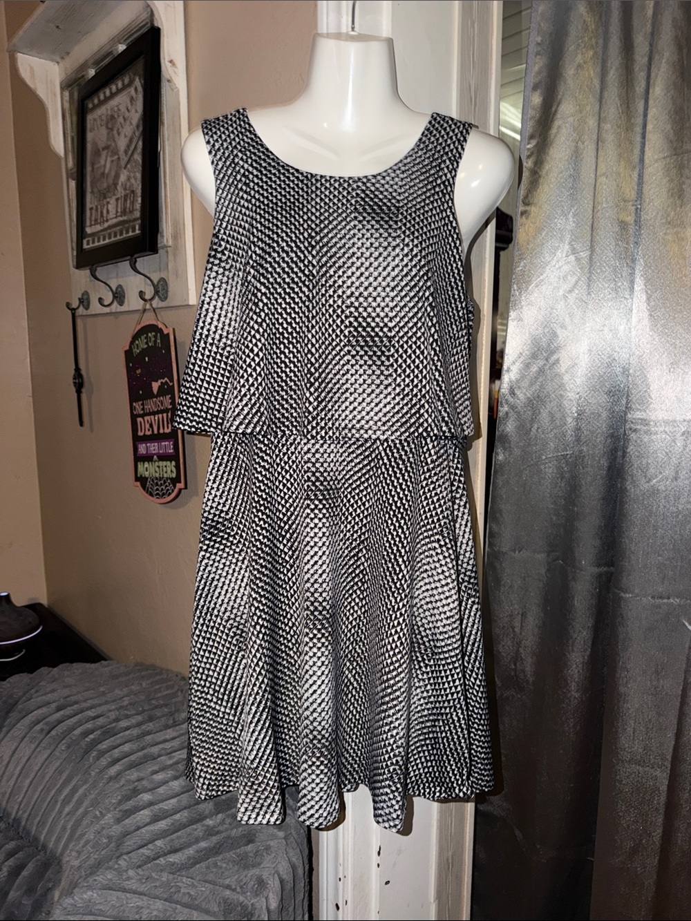 New Directions Accentuating Sleeveless Black & White Patterned A-Line Dress PM